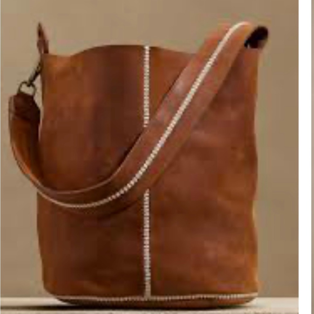 Banana Republic sarma hamimi bucket bag new